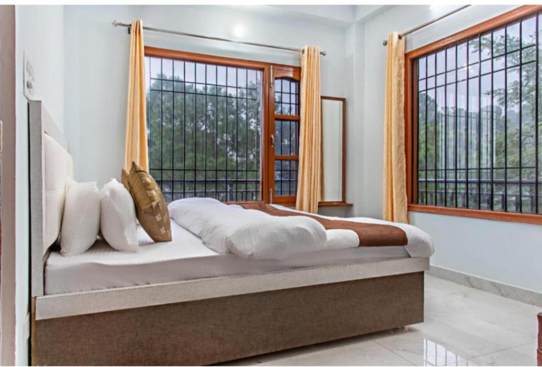 Mystic Forest View Kasauli I Serviced Villa I Best Seller I Vacations I Family Events I Open Air Lawn I Sky Bonfire I Kasauli By Exotic Stays Exterior photo
